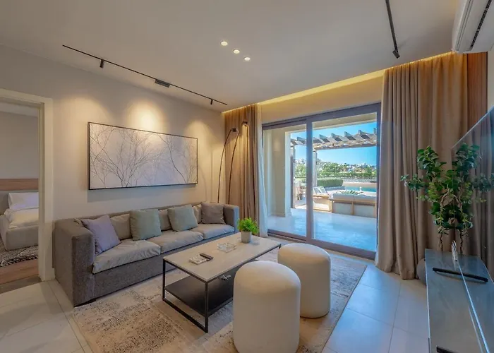 Serene Lakeview Escape 2br At Cyan Elgouna Appartement *