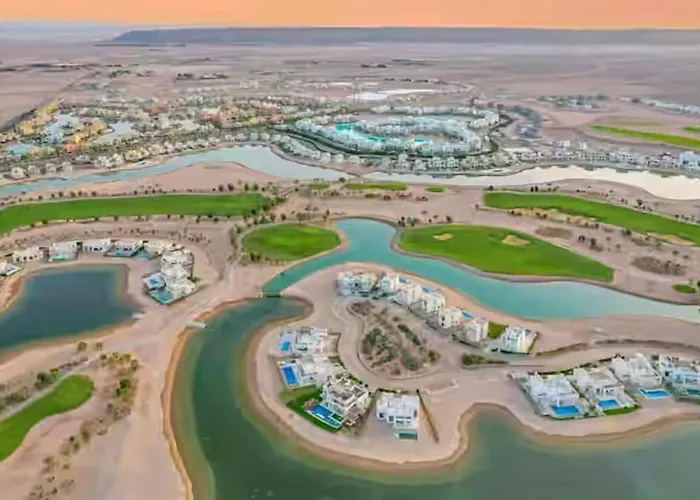 Serene Lakeview Escape 2br At Cyan Elgouna Appartement