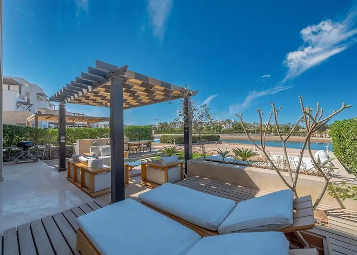 Serene Lakeview Escape 2br At Cyan Elgouna *