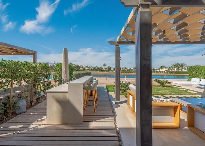 Serene Lakeview Escape 2br At Cyan Elgouna *